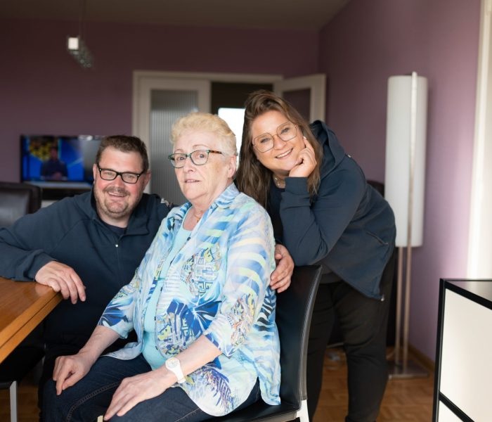 Verpleegkundigen van CareSpot bij een patiënt thuis
